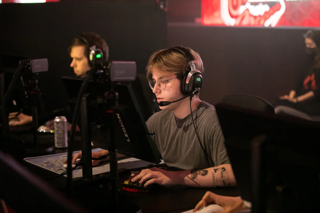Hardecki Departs Aurora Apex Roster in Surprise Move - Image 1