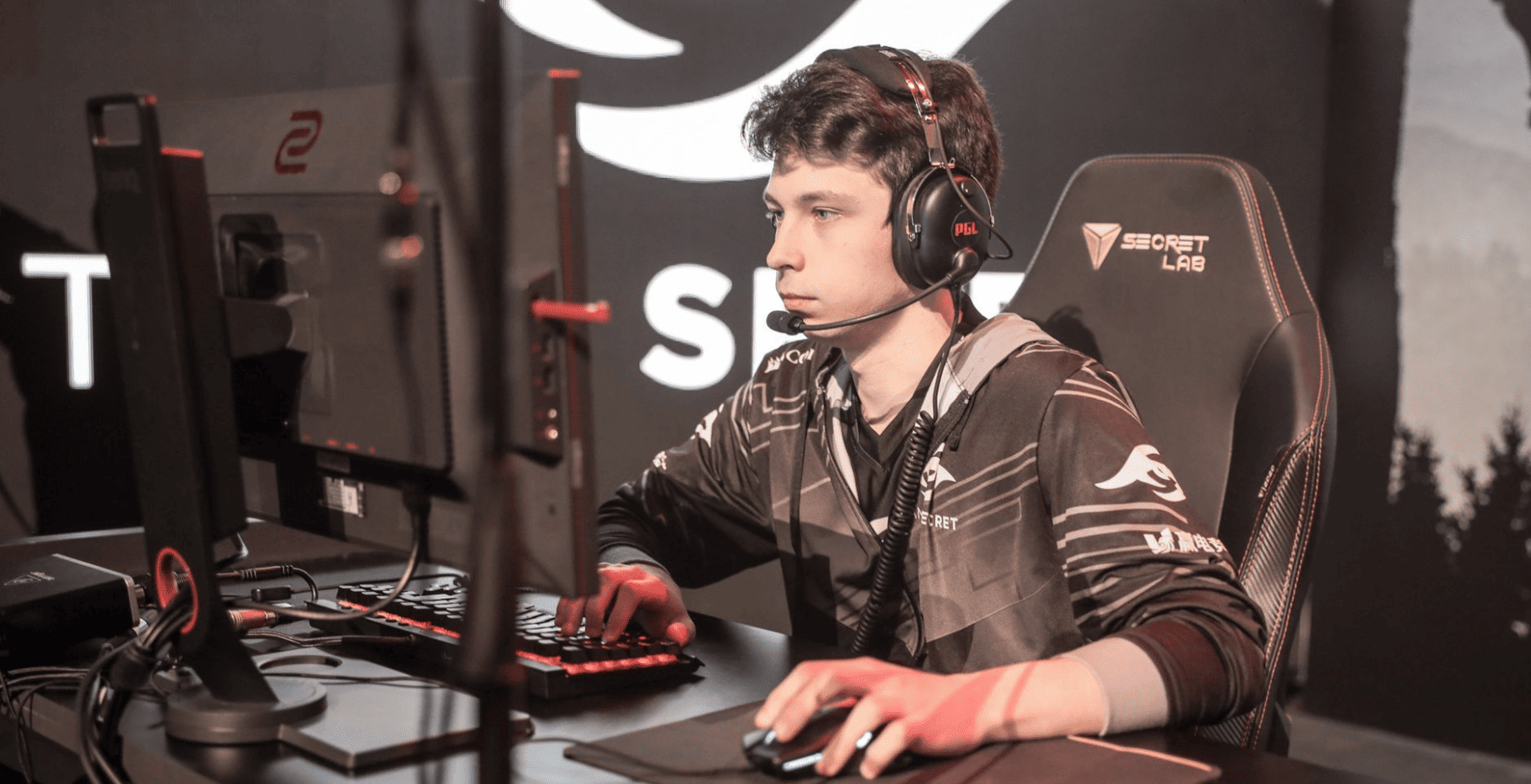 Playing Mid in Dota 2: Farming, Rune Control, Hero Selection, Item Buying, and Warding - Image 4