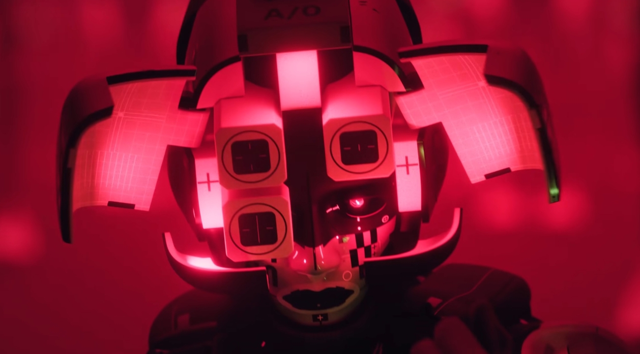 red cybernetic character close up in Marathon