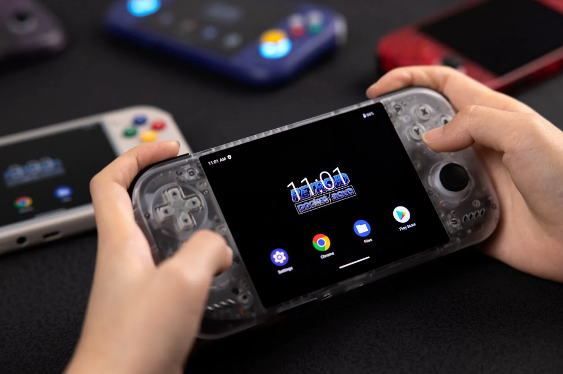 Retroid Tore the Pocket Nova Apart Down to the Last Screw — Here’s What You’re Paying For - Image 2